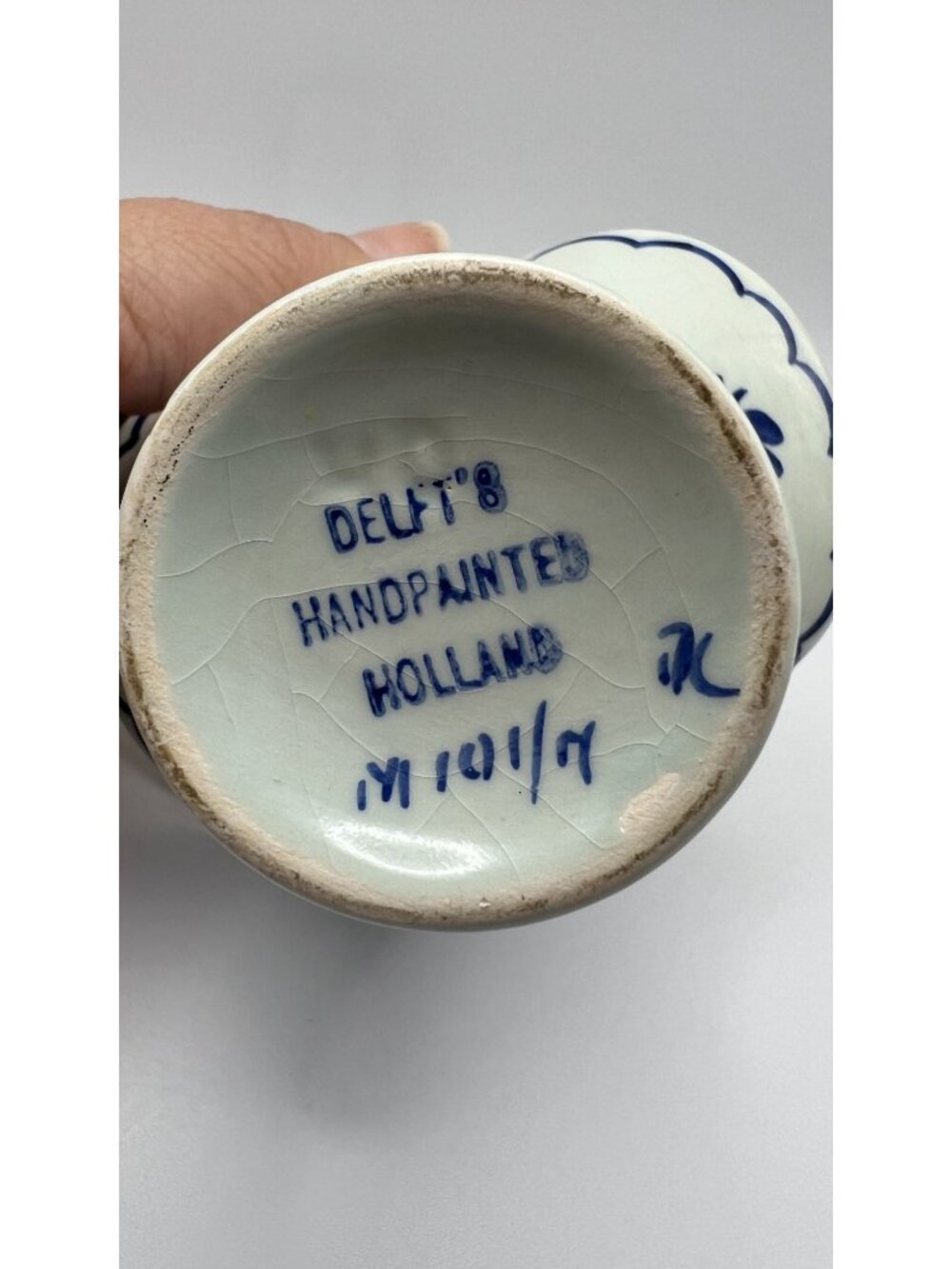 Handpainted Delft Blue Ceramic Basket With Dutch Windmill Design & Twisted Handl - Picture 3 of 4
